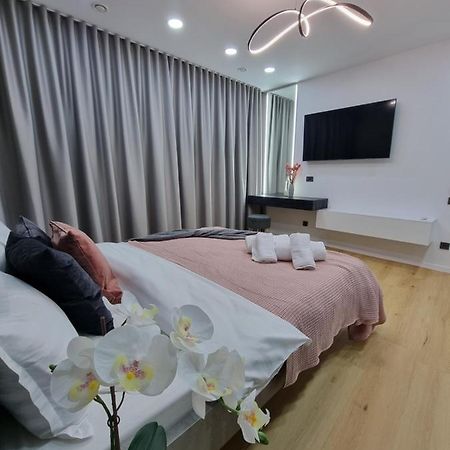 Casa Chiper - Apartament Etaj 1 Brasov Bagian luar foto