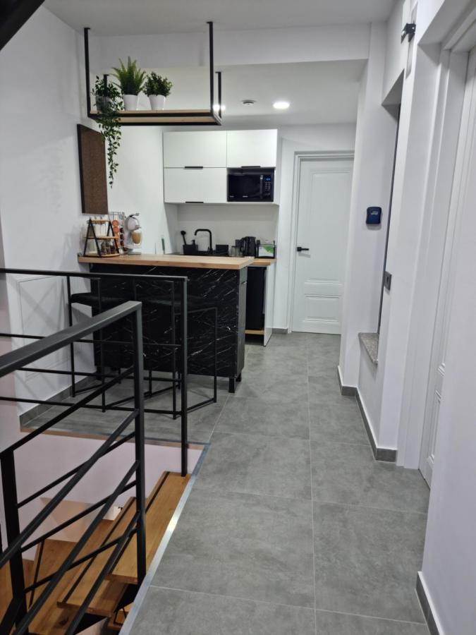 Casa Chiper - Apartament Etaj 1 Brasov Bagian luar foto