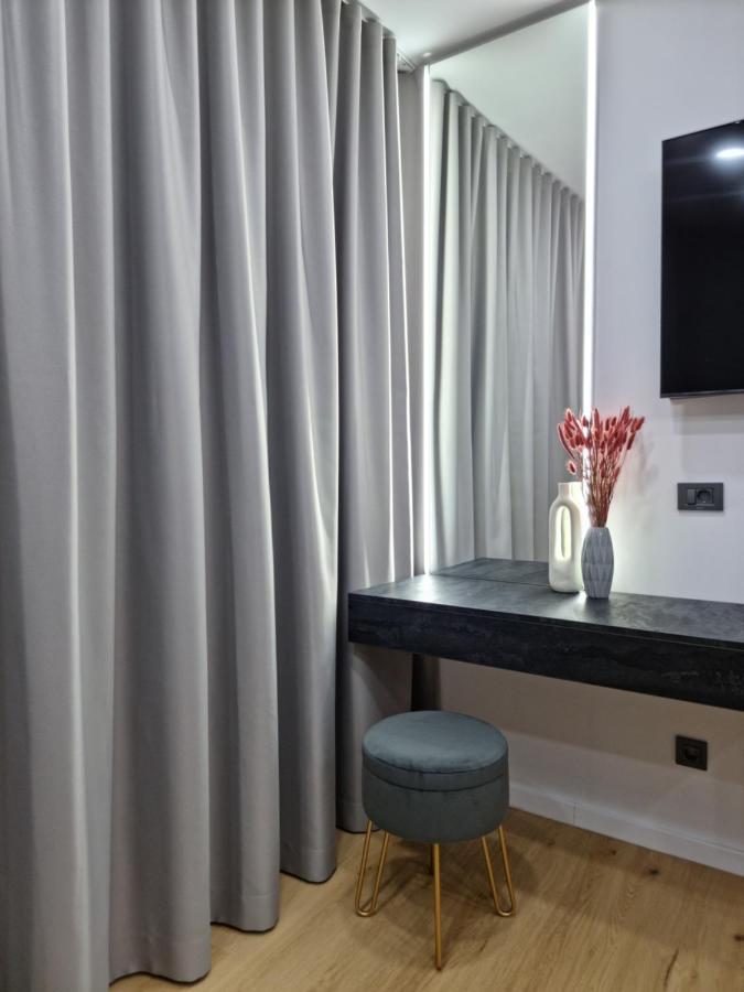 Casa Chiper - Apartament Etaj 1 Brasov Bagian luar foto