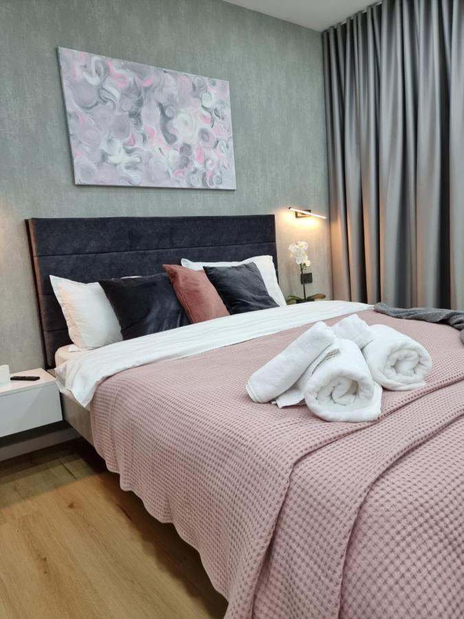 Casa Chiper - Apartament Etaj 1 Brasov Bagian luar foto