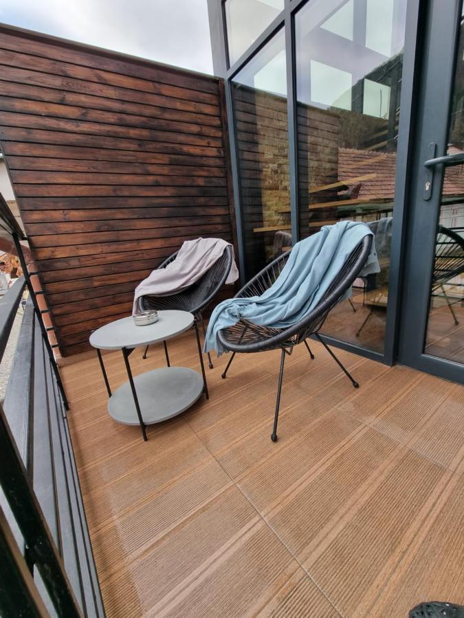 Casa Chiper - Apartament Etaj 1 Brasov Bagian luar foto