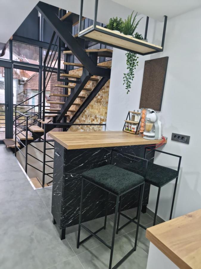 Casa Chiper - Apartament Etaj 1 Brasov Bagian luar foto